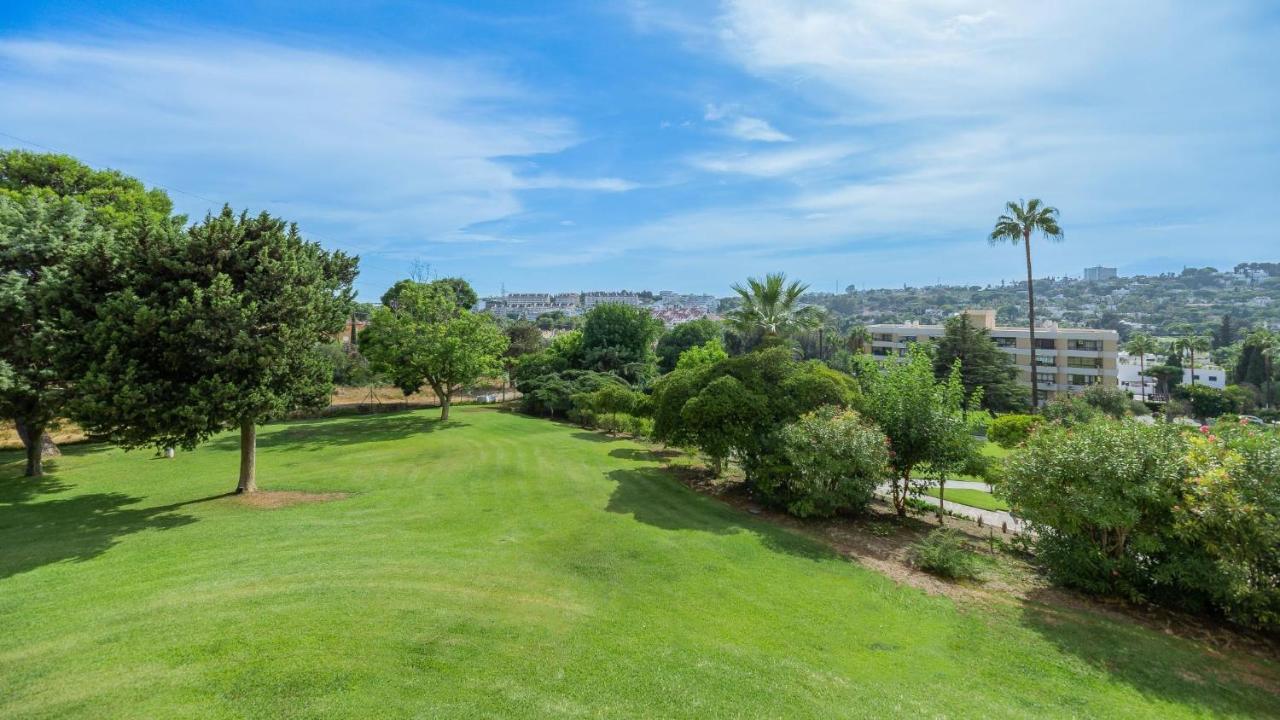Charming Golfers Place Puerto Banus Apartment Marbella